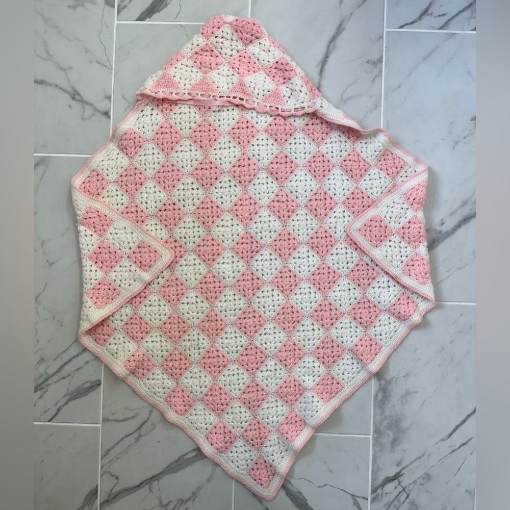 Baby Swaddle Receiving Blanket Crocheted‎ Pink And White Granny Squares
